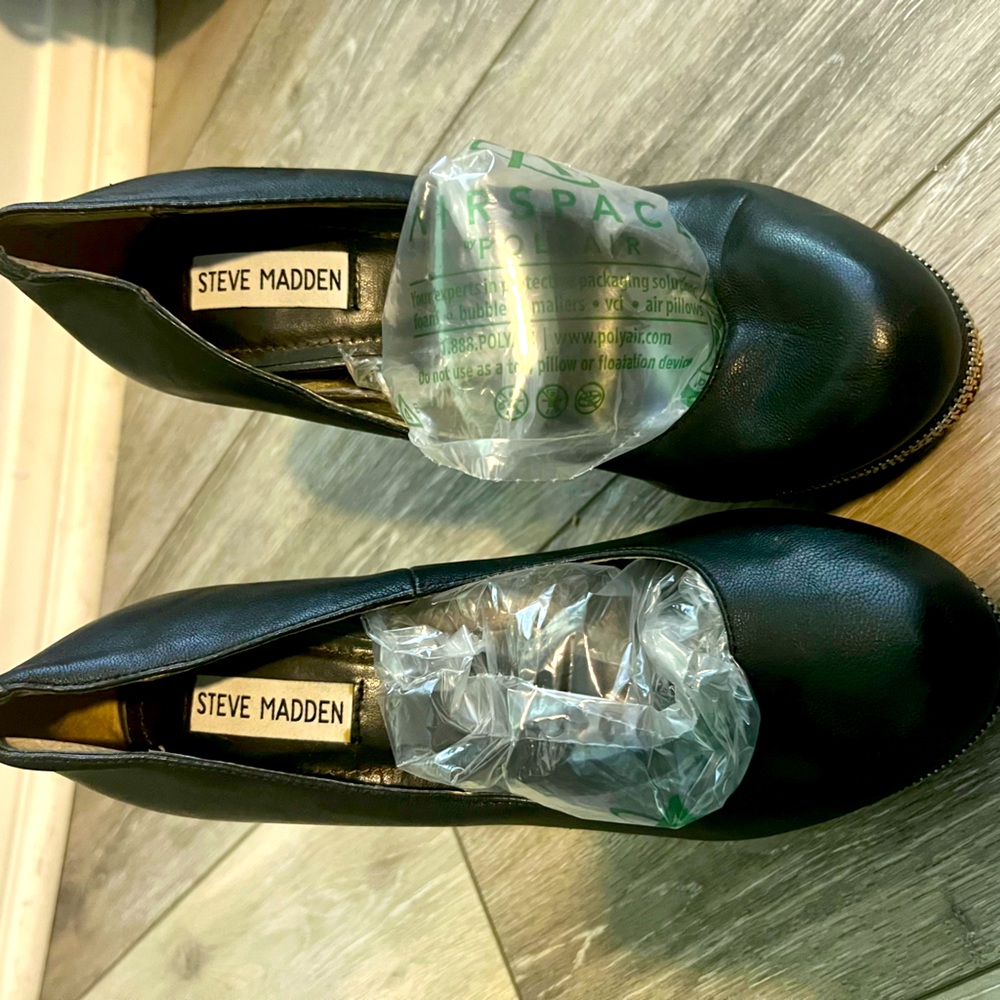 Black zipper embellished Steve Madden heels. Size 8.5 New
